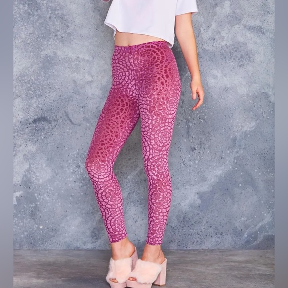 Blackmilk Burned Velvet Magenta Dahlia Leggings - Picture 11 of 11